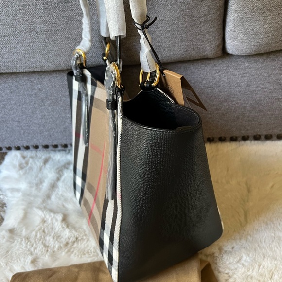 New Burberry Tote Canterbury House Check Derby Canvas Black Leather shou… - Picture 4 of 13